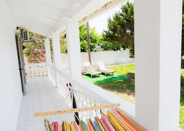 Case de vacanță Serenity By Konnect, Next To The